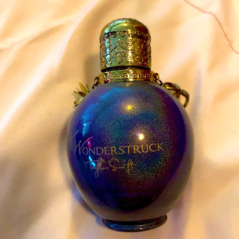 Taylor Swift 2 Wonderstruck perfume bottles   1.7oz and 1 oz